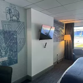 Superior Pitch View Room