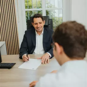 Beratung in der Agentur - DBV Deutsche Beamtenversicherung Joepen & Schmid OHG in Mönchengladbach