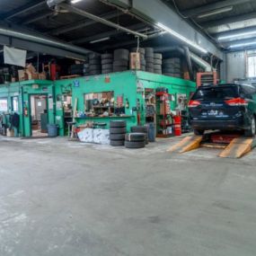 Bild von Cliff's Hangar Automotive Repair