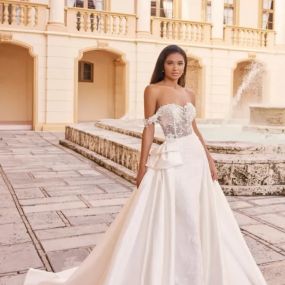 Bild von Chic & Elegant Bridal Wear