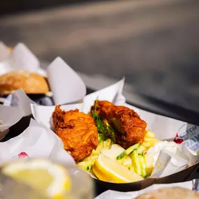 Bild von Fishbar | Originale Hamburger Fischbrötchen an den Landungsbrücken