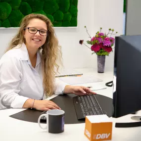 Innendienst Sherilyn Baumann - AXA Versicherung Stiefele GmbH - Kfz-Versicherung in Stuttgart