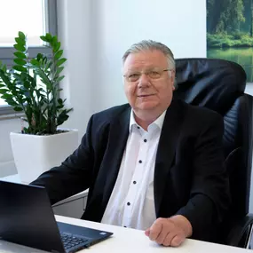 Kundenbetreuuer Walter Noel - AXA Versicherung Stiefele GmbH - Kfz-Versicherung in Stuttgart