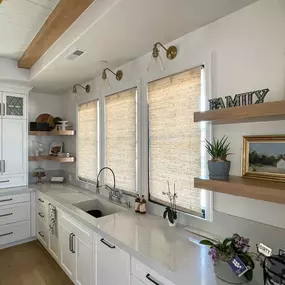 ???? Looking for natural vibes? Woven wood shades add texture and warmth to your space, perfect for that earthy, relaxed feel. ???? Ready to bring nature inside? Contact us now!