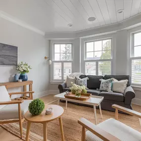 Light on top, privacy on the bottom. ☕???? Café shutters give you the best of both worlds with a charming, open look. Schedule your measurement today and bring a fresh look to your windows!