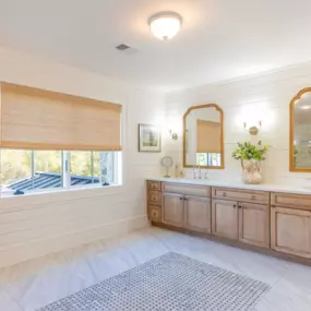 Add warmth and texture with handcrafted woven wood shades. ???????? Natural materials bring an organic feel that complements any room. Book your free design consultation to explore samples.