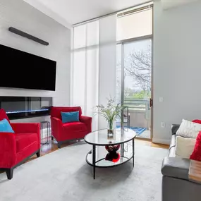 A sleek solution for large windows and sliding doors. ???????? Panel tracks glide smoothly and look stunning in modern spaces. Book your consultation to see fabric and color options.