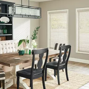 ???? Love the natural look? Wooden blinds add warmth and charm to any room, giving your space a classic, inviting feel. ???? Ready to add some rustic beauty? Contact us today!