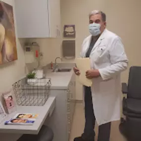 Cosmetic Surgery Clinic-Dr Restore, Curtis Perry MD