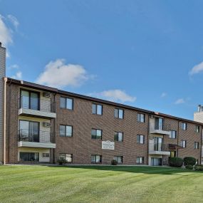 Prairiewood Courts Apartments | Fargo, ND