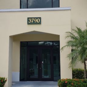 The office of Dental Partners of Vero Beach is designed to offer the best patient experience you can get when visiting Dr. Jenna Schwibner and team.

Our award-winning dental practice provides family, cosmetic and comprehensive dentistry while incorporating the latest technologies such as Digital X-Rays and Imaging Systems, CBCT Digital Scanning, and Same Day Crowns. Comfort amenities include; flat screen TV’s, noise canceling headphones and an array of calming items to make your dental visit mo
