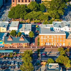 Discover local boutiques and eateries at Marietta Square
