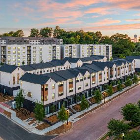 Bild von Saylor at Southside Trail | Luxury Townhomes for Rent