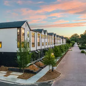 Bild von Saylor at Southside Trail | Luxury Townhomes for Rent