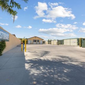 Secure entry storage facility in Delano, California