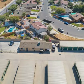 English and Spanish speaking staff storage facility in California