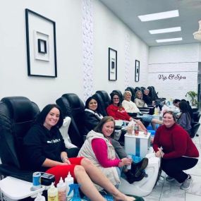 A late Valentine’s Day celebration for the best team around! 
The service team enjoyed Niku Japanese Kitchen for lunch followed by pedicures while the sales team enjoyed Steak & Lobster at Casa Mia