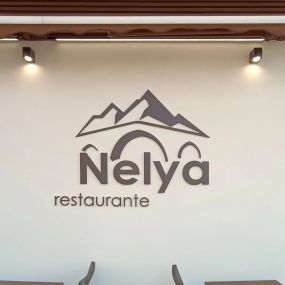 nelyarestaurante.jpg