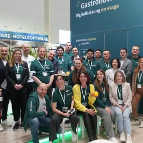 Das Standpersonal von Gastronovi präsentiert sich stolz auf der Internorga: „Digitalisierung on stage“. Ein starkes Zeichen für Teamgeist & innovative Gastro-Lösungen.