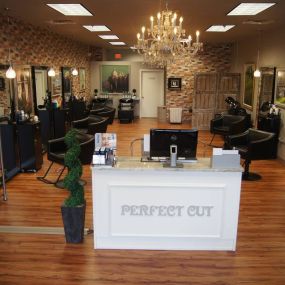 Bild von The Perfect Cut Hair Salon