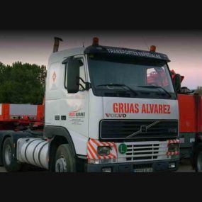 gruas-alvarez-camion-04.jpg