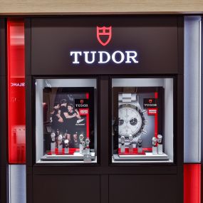 expositor exclusivo de relojes Tudor en Jael joyería boutique de A Coruña