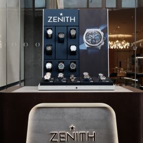 Zenith boutique stand