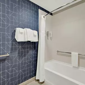 Guest room bath