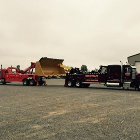 Towing • Roadside Assistance • Auto Repair • Transloads •  Heavy Duty Recovery 

Call us! (618) 658-6677