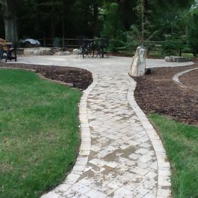 Do you want a great looking and useful outdoor area? Hardscapes can help you maximize your outdoor space. At Mint Landscaping, our patios are not only functional, but beautiful.