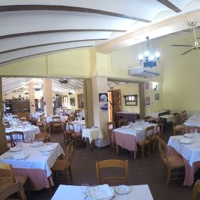 Restaurantefuentesdelmarques-interior.jpg