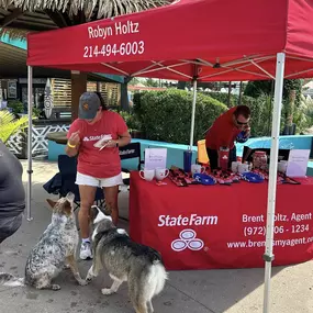 We had the best time today at the Bow Wow Luau at Hawaiian Waters. It was such a blast seeing hundreds of dogs running around living their best life at the water park, jumping in the wave pool and swimming in the lazy river. It was priceless. 
We loved being able to sponsor the event this year and are already looking forward to next year. #bowwowluau #robynholtzstatefarm #thecolony