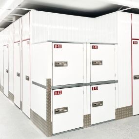 Individuelle, sichtgeschützte Self-Storage Lagerabteile. Alle sind sauber, trocken und sicher.