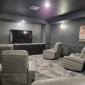 Hampton Manor of Bloomfield Hills - Movie Theatre