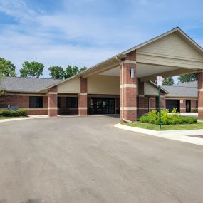 Hampton Manor of Bloomfield Hills -  Exterior Entrance