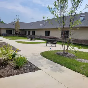 Hampton Manor of Bloomfield Hills - Courtyard