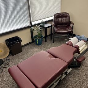 Chiropractor adjustment table