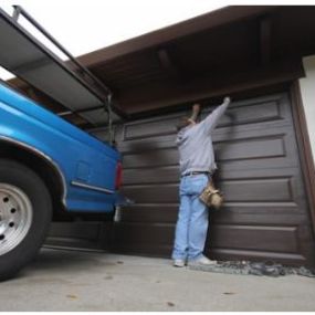 Bild von B & C Garage Door Inc