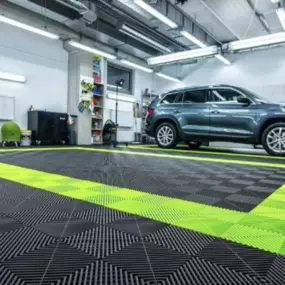 ???? Upgrade your garage with durable, stylish flooring that can handle anything. From epoxy to PremierTrax, we’ve got you covered! ????️ Let’s create a garage floor you’ll love—get started today!