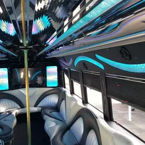 Bild von Blue Ribbon Limo and Party Bus