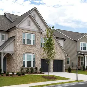 Model Home at Avignon by Ashton Woods