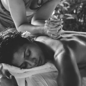 Bild von Massage by Demetri