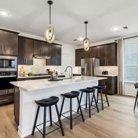 Eat-in island kitchens