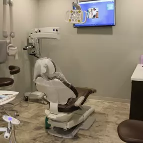 At Meadows Dental Associates of Sarasota, experience dental care that exceeds expectations. With a comprehensive range of services, we're equipped to handle all your dental needs. Our practice, deeply rooted in the Sarasota community, has proudly served its residents for over 35 years, offering a unique blend of local familiarity and professional excellence. Here, tradition meets innovation, as our seasoned dentists utilize the latest advancements in dental technology to diagnose and treat oral 