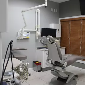 At Meadows Dental Associates of Sarasota, experience dental care that exceeds expectations. With a comprehensive range of services, we're equipped to handle all your dental needs. Our practice, deeply rooted in the Sarasota community, has proudly served its residents for over 35 years, offering a unique blend of local familiarity and professional excellence. Here, tradition meets innovation, as our seasoned dentists utilize the latest advancements in dental technology to diagnose and treat oral 