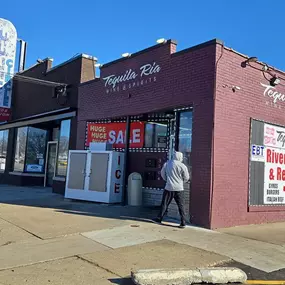Bild von CoinFlip Bitcoin ATM - Tequilaria Wine and Spirits (Peoria)