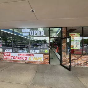 Bild von CoinFlip Bitcoin ATM - Twinsburg Tobacco & Vape (Twinsburg)