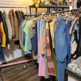 Bild von Vintage UnderGround Sales and Consignment