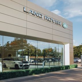 Stratstone Land Rover Tonbridge Dealership Exterior