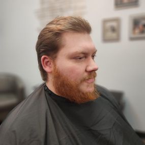 Best Beard Grooming Barber For Clean Beard Shaping Near Knoxville, TN